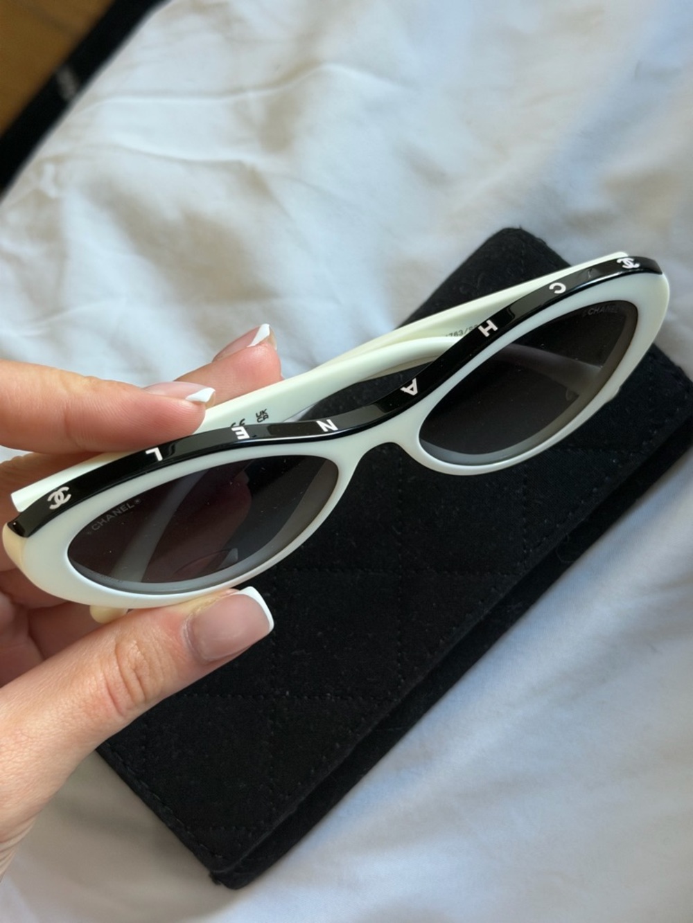 CHANEL Black & White Retro Cat-Eye Sunglasses